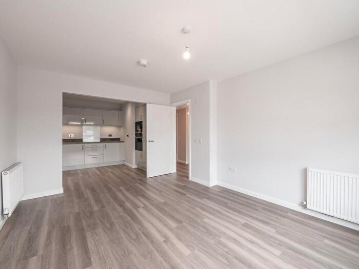 2 Bedroom Flat To Rent In Meadow Place Road, Edinburgh, EH12