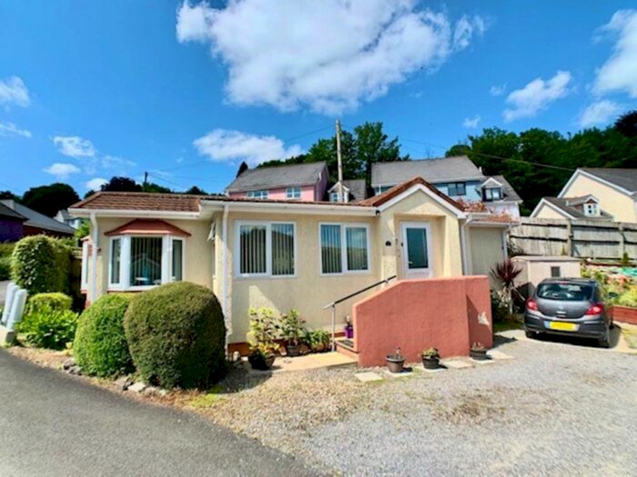 1 Bedroom Mobile/park Home For Sale In Meadow Park, Buckfastleigh, TQ11