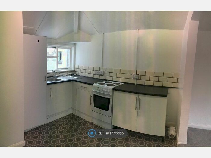 1 Bedroom Flat To Rent In Broad Street, Launceston, PL15