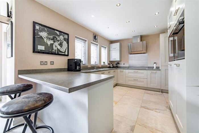 5 Bedroom Detached House For Sale In Kipley Close, Moorfields, NE12