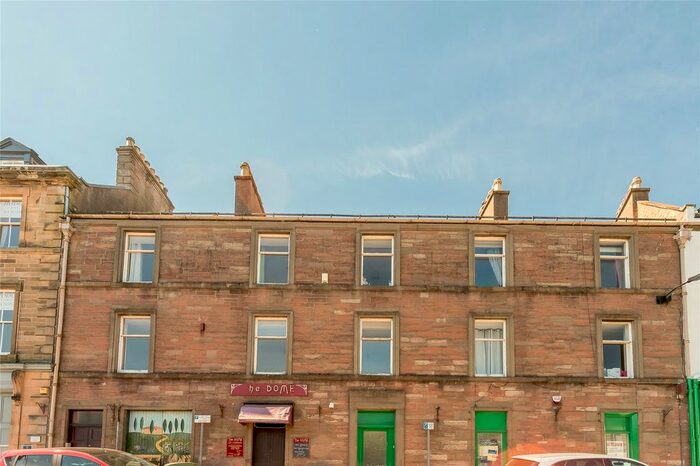 2 Bedroom Flat To Rent In B Wellmeadow, Blairgowrie, Perth And Kinross, PH10