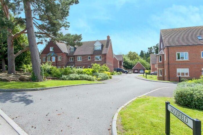 2 Bedroom Flat To Rent In Dean Court Road, Botley, Oxford, OX2