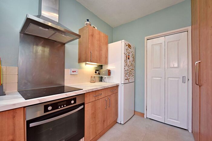2 Bedroom Flat For Sale In Richmond Terrace, Rosemount, Aberdeen, AB25
