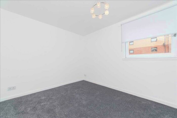 2 Bedroom Apartment To Rent In Kemp Court, Hamilton, ML3