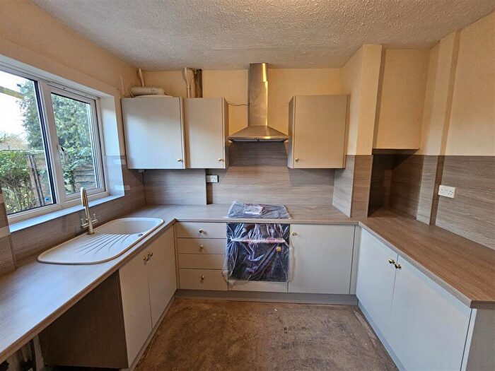 3 Bedroom Terraced House To Rent In West Glebe Road, Corby, NN17