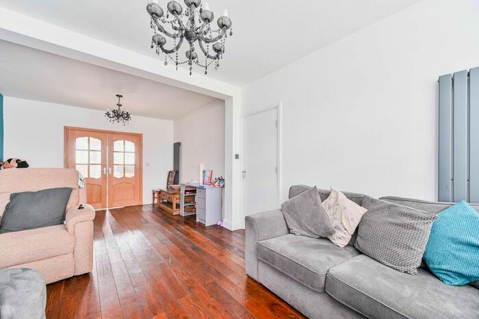 6 Bedroom End Of Terrace House To Rent In Manor Farm Road, Alperton, Wembley, HA0