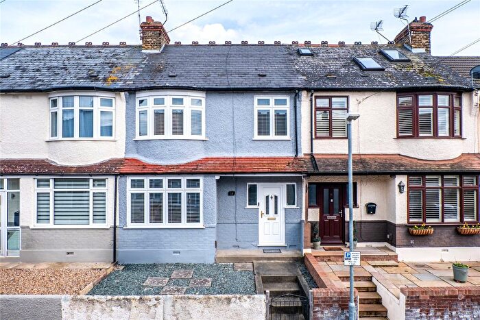 3 Bedroom Terraced House For Sale In Pinnocks Avenue, Gravesend, Kent, DA11