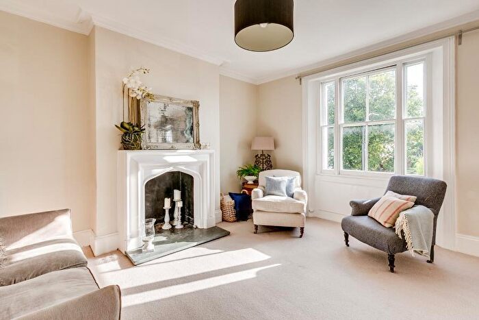 2 Bedroom Flat To Rent In Priory Road, West Hampstead, NW6