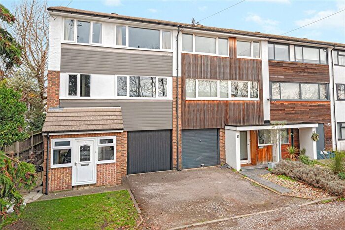 4 Bedroom End Terrace House For Sale In South Road, Twickenham, TW2