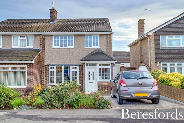 3 Bedroom Semi Detached House For Sale In Poppy Close, Pilgrims Hatch, CM15