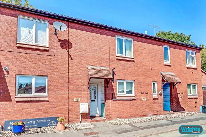 2 Bedroom Terraced House For Sale In Barn Glebe, Trowbridge, BA14