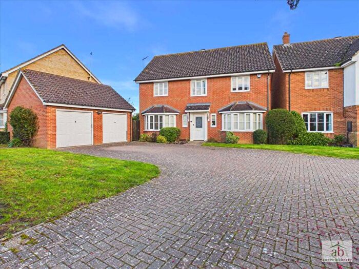 4 Bedroom Detached House For Sale In Wilkinson Drive, Grange Farm, Kesgrave, IP5