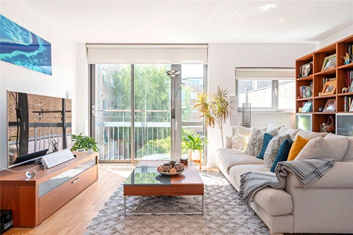 2 Bedroom Flat To Rent In Gifford Street, London, N1