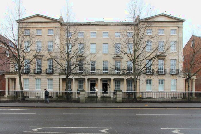 2 Bedroom Flat To Rent In London Road, Reading, Berkshire, RG1