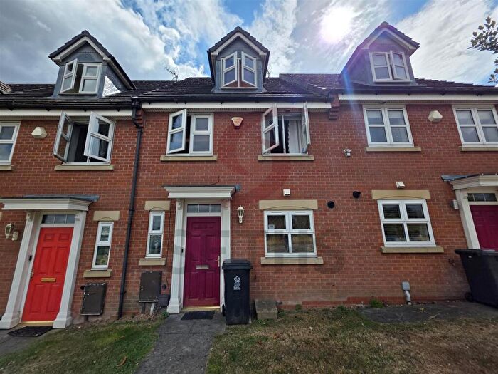 4 Bedroom Terraced House To Rent In Sandhills Avenue, Hamilton, Leicester, LE5