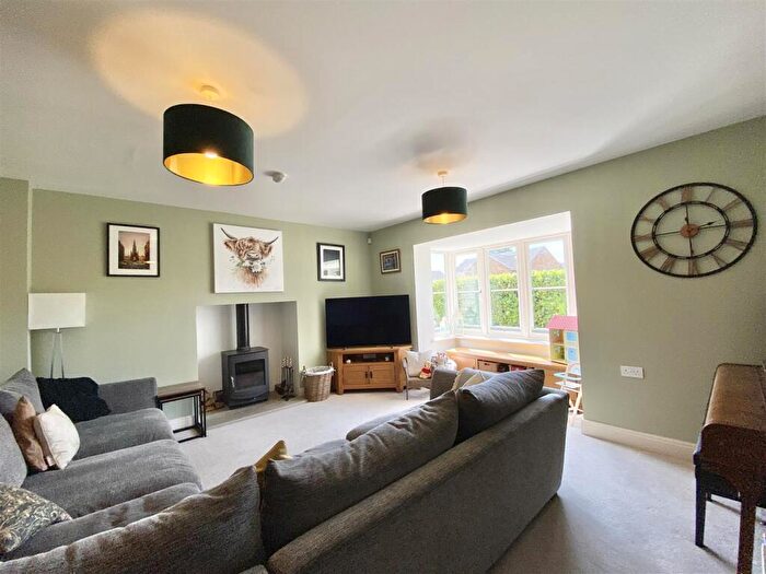 4 Bedroom Detached House For Sale In Hackforth Road, Little Crakehall, DL8