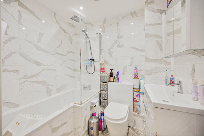 2 Bedroom Flat For Sale In Saturn House, A Wise Road, Stratford, London, E15