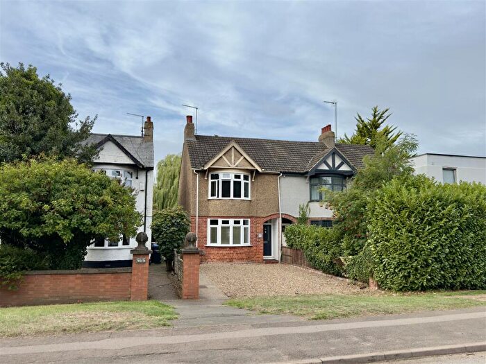 3 Bedroom Semi-Detached House For Sale In Harlestone Road, Duston, Northampton, NN5