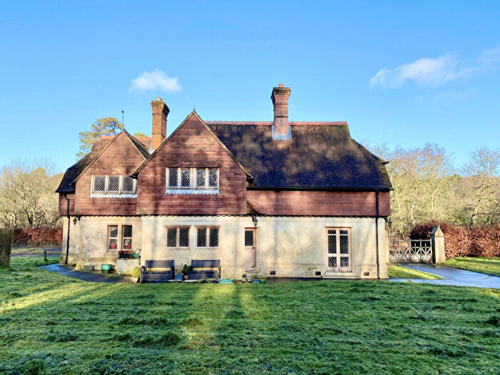 5 Bedroom Detached House For Sale In Blackmoor Road, Blackmoor, GU33