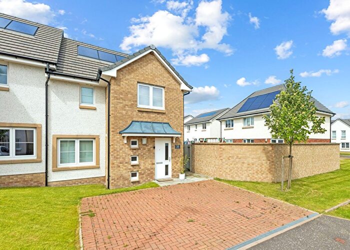 3 Bedroom Semi Detached House For Sale In Limekilns Crescent, Stirling, FK7