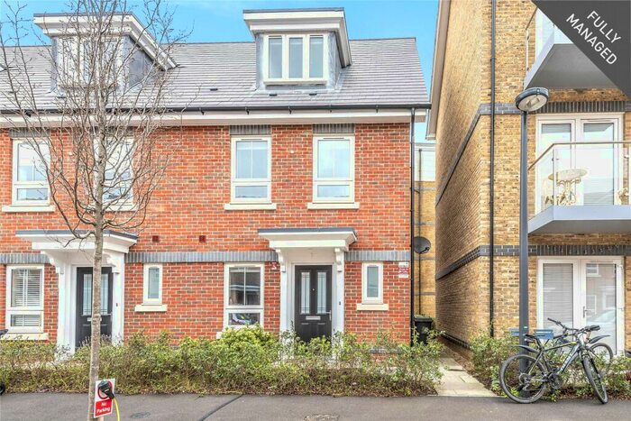 3 Bedroom Semi-Detached House To Rent In Raven Drive, Maidenhead, Berkshire, SL6