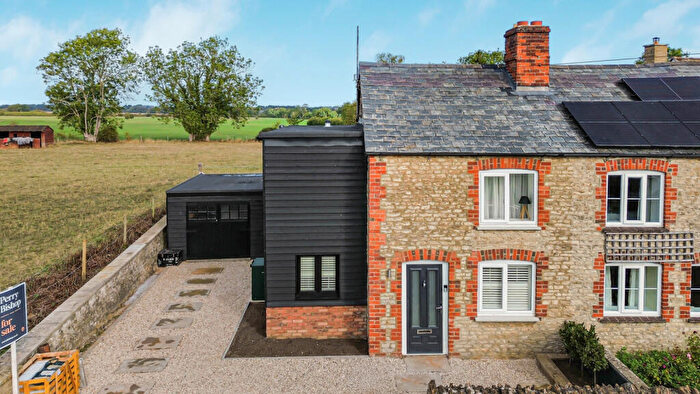 3 Bedroom Semi-Detached House For Sale In Cottage Road, Stanford In The Vale, Faringdon, Oxfordshire, SN7