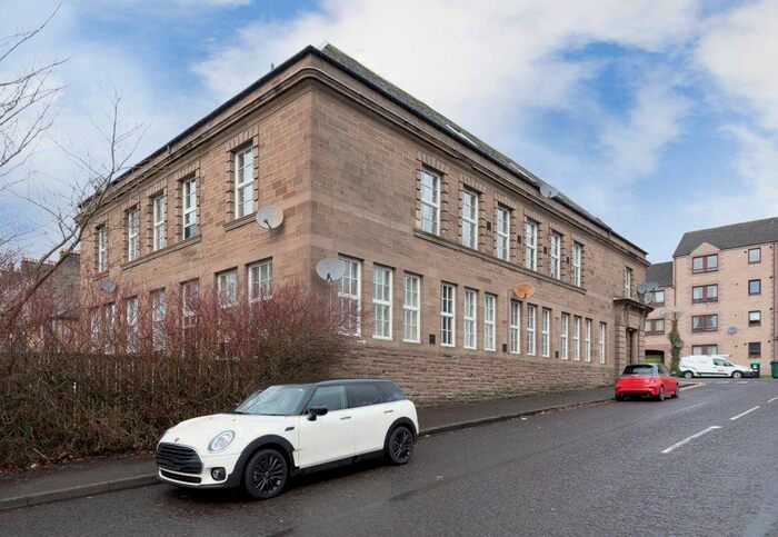 2 Bedroom Flat To Rent In Glenagnes Gardens, Dundee, DD2