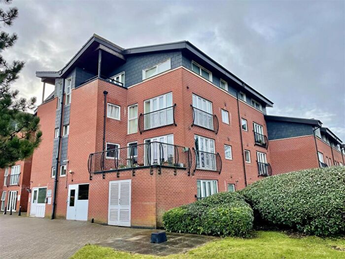 2 Bedroom Apartment For Sale In Lodge Road, Bristol, BS15