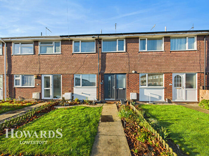 3 Bedroom Terraced House For Sale In Stirling Close, Lowestoft, NR32