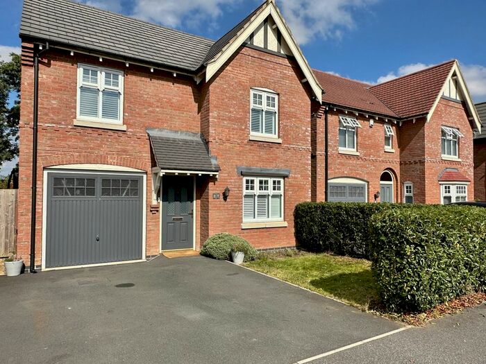3 Bedroom Detached House For Sale In Gloster Road, Lutterworth, LE17