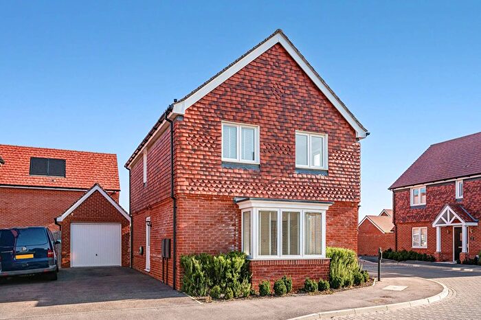 3 Bedroom Detached House For Sale In Charlie Drive, Bracklesham Bay, PO20