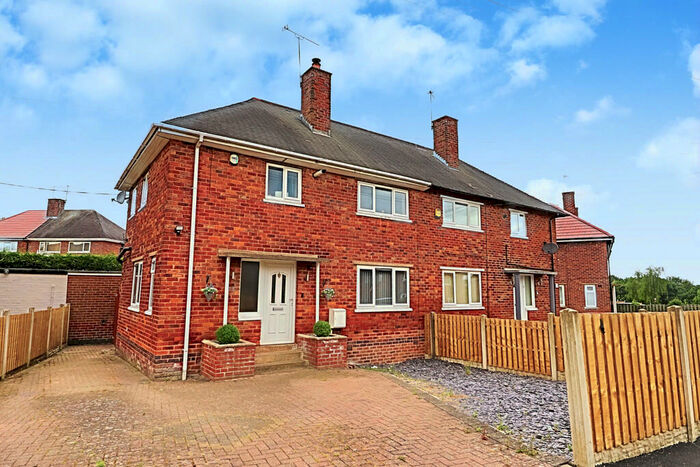 3 Bedroom Semi-Detached House To Rent In Spring Water Drive, Sheffield, S12