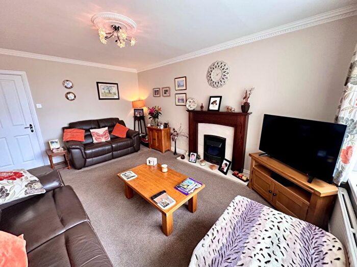 2 Bedroom Semi-Detached Bungalow For Sale In Southlands, Kirkheaton, Huddersfield, HD5