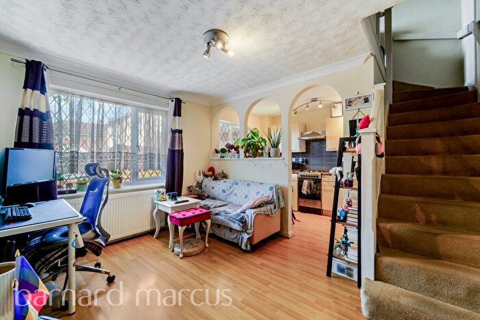 1 Bedroom Property To Rent In Appleby Gardens, Feltham, TW14