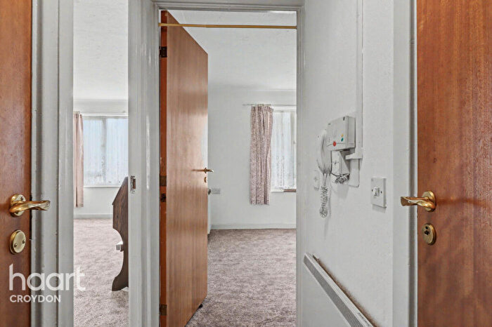 1 Bedroom Retirement Property For Sale In Brighton Road, South Croydon, CR2