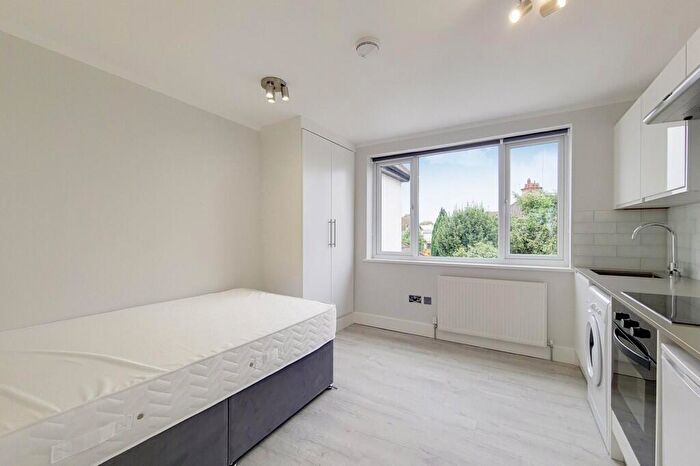 Studio To Rent In The Drive, London, NW11