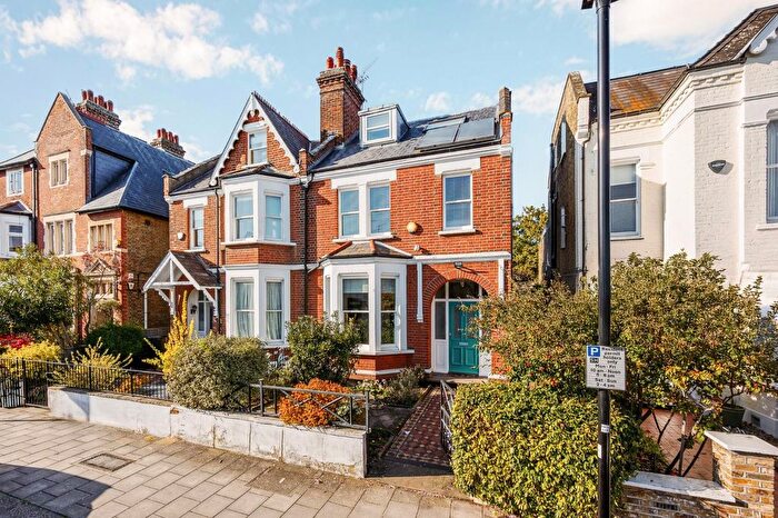 5 Bedroom Semi-Detached House For Sale In Stile Hall Gardens, London, W4