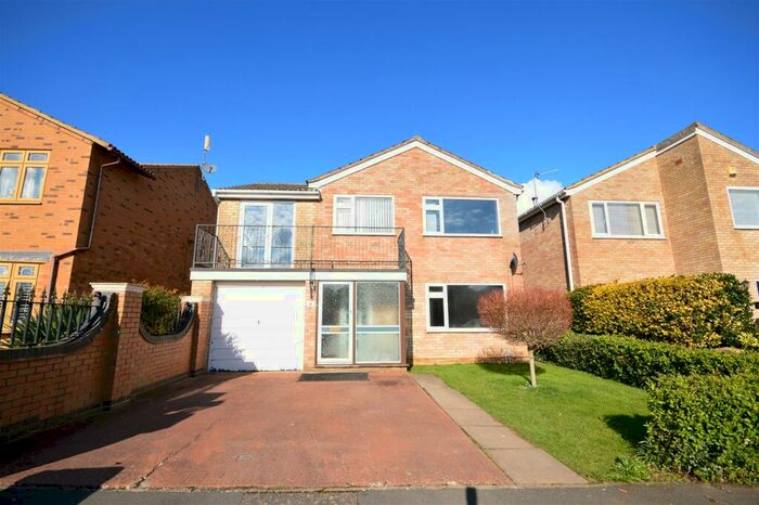 4 Bedroom House To Rent In Churchill Close, Rothwell, Kettering, NN14