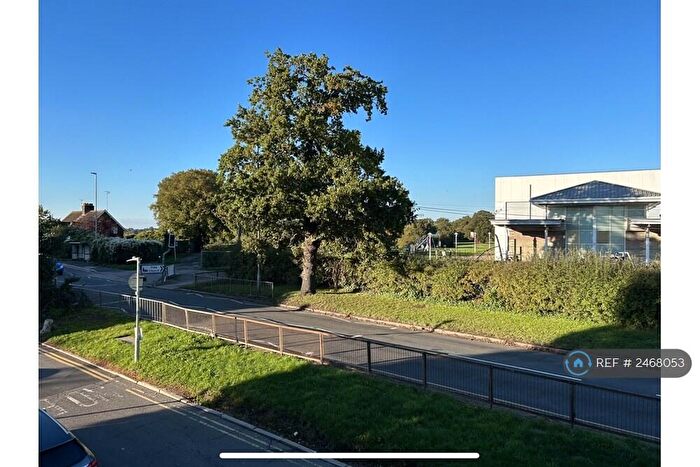 1 Bedroom Flat To Rent In Orchard Court, Potters Bar, EN6
