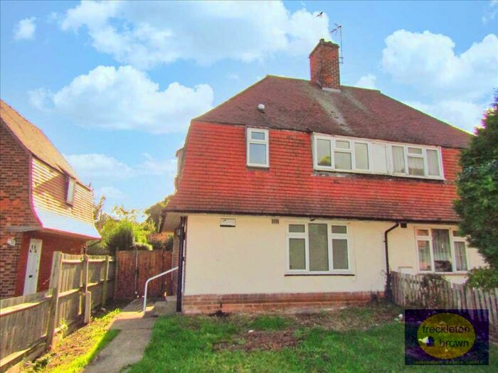 3 Bedroom Semi-Detached House To Rent In Minver Crescent, Aspley, Nottingham, NG8