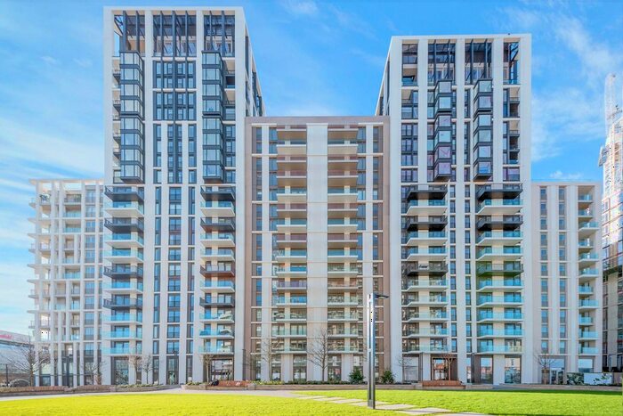 3 Bedroom Flat To Rent In Belvedere Row Apartments, White City Living, London, W12