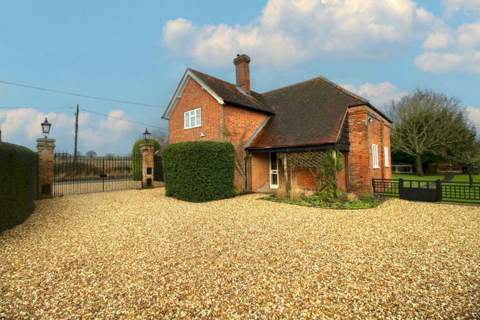 3 Bedroom Semi-Detached House To Rent In Mortimer Lane, Mortimer, Reading, RG7