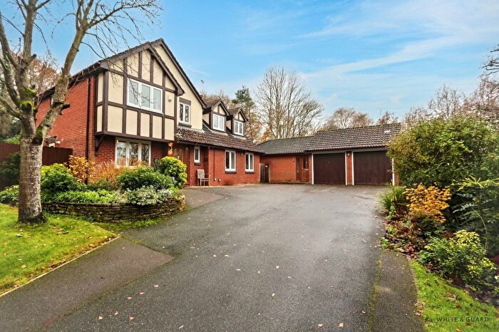 5 Bedroom Detached House For Sale In Foxcombe Close, Swanmore, SO32