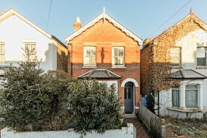 3 Bedroom Detached House To Rent In Cromwell Road, Feltham, TW13