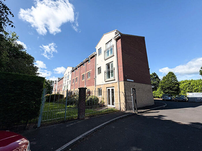 2 Bedroom Flat For Sale In Cromwell Court, Blyth, NE24