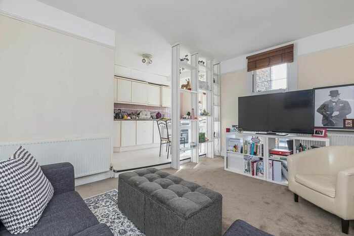 2 Bedroom Flat To Rent In St George`S Drive, Pimlico, SW1V