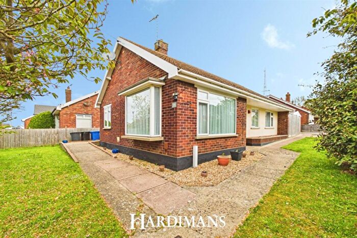 3 Bedroom Detached Bungalow For Sale In Hollingsworth Road, Lowestoft, NR32