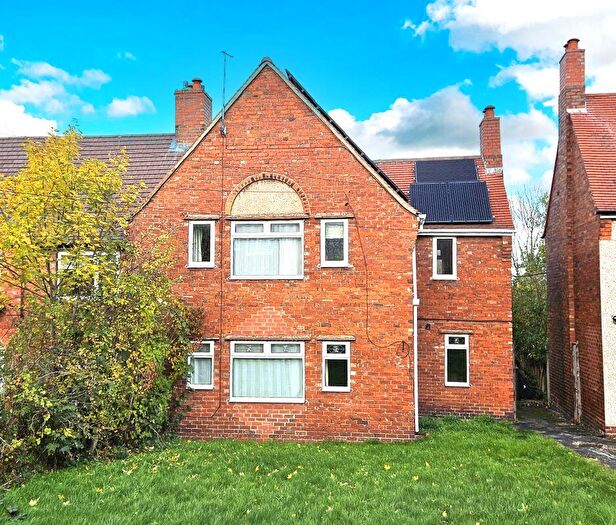 3 Bedroom End Of Terrace House For Sale In Walgrove Avenue, Chesterfield, S40