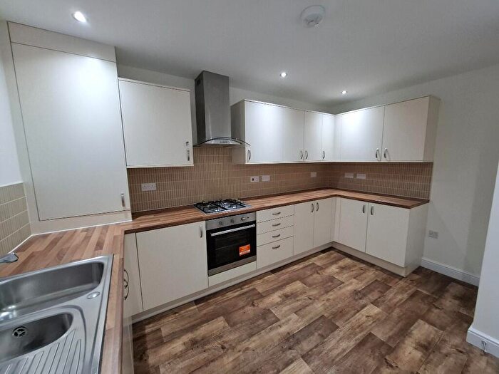 4 Bedroom Semi-Detached House To Rent In Majolica Mews, DH6