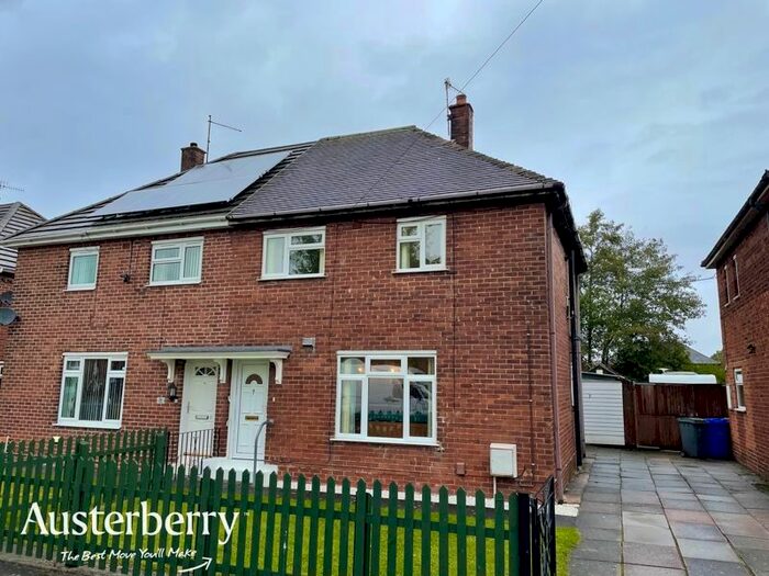 Houses for sale & to rent in ST3 3LX, Wyndham Road, Blurton West And